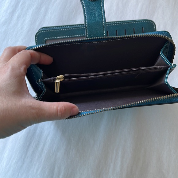 CHARM INFINITE Waxy PU Leather RFID Blocking Long Wallet Wrist Strap, green - Picture 5 of 6